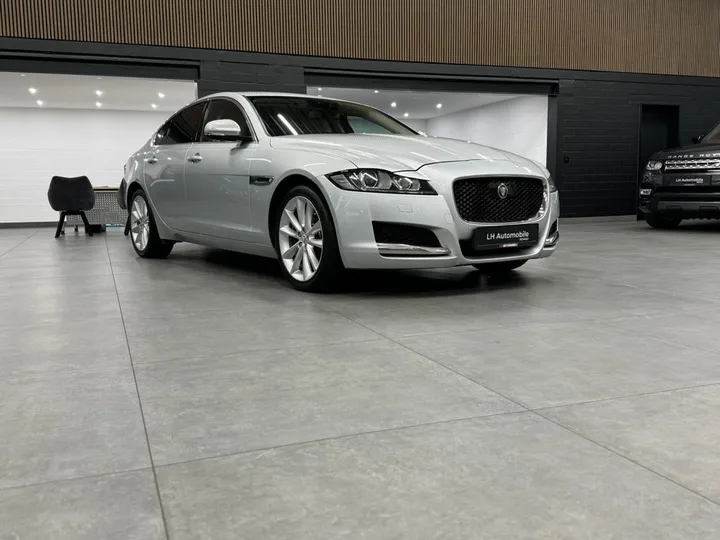 Jaguar XF