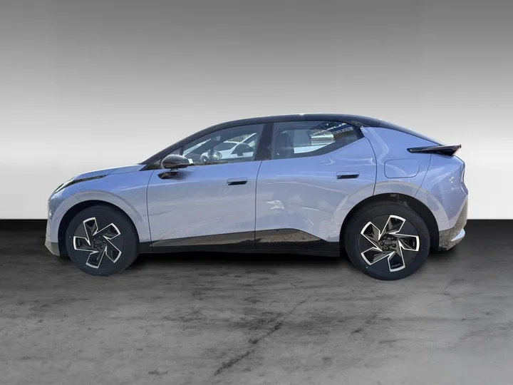 Lynk&Co 02