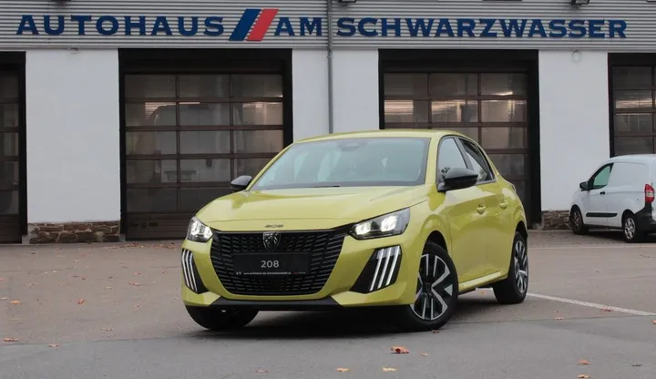 Peugeot e-208