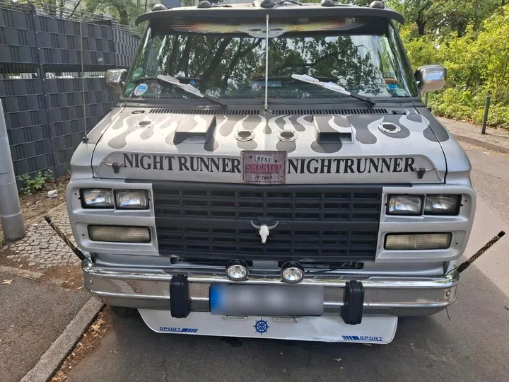 Chevrolet Chevy Van