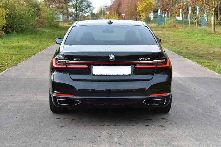 BMW 740