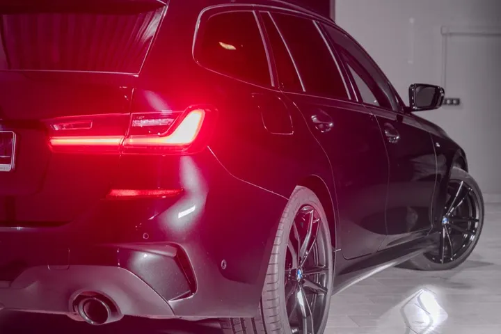 BMW 330