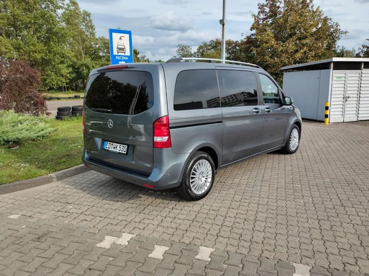 Mercedes-Benz V 250