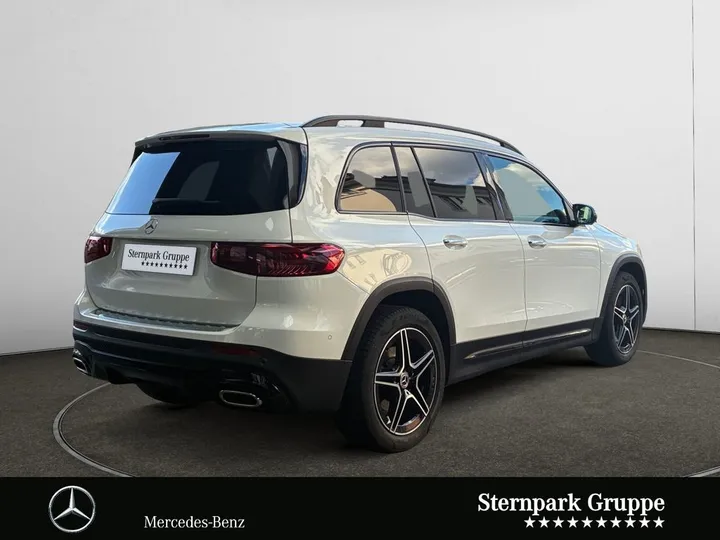 Mercedes-Benz GLB 220