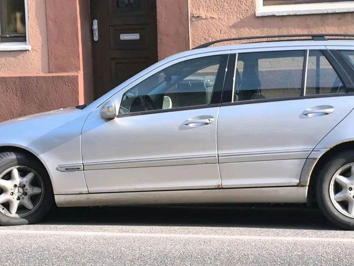 Mercedes-Benz C 220