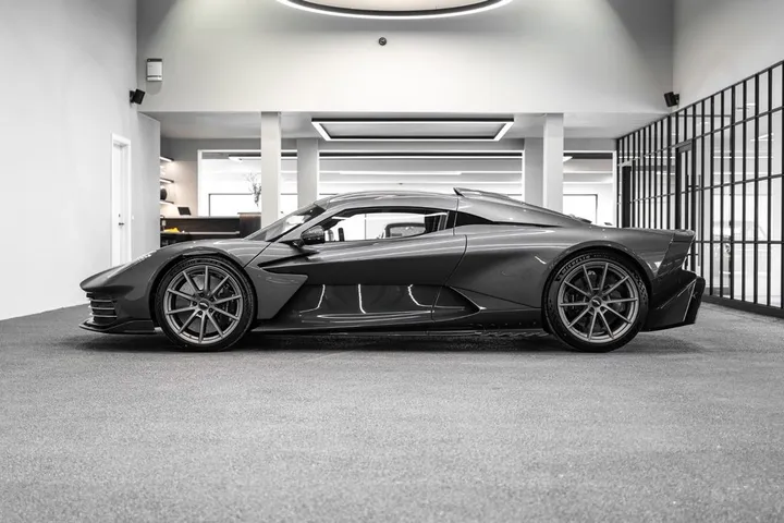 Aston Martin Valhalla