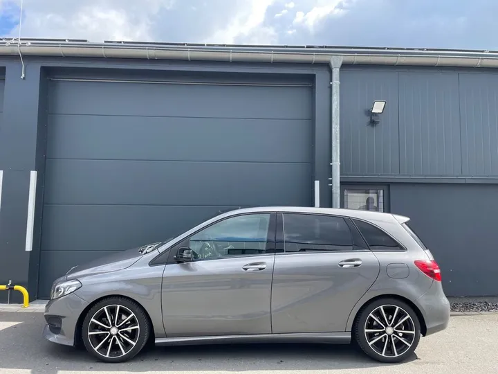 Mercedes-Benz B 200