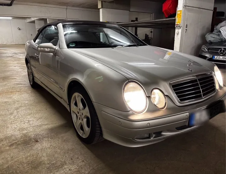 Mercedes-Benz 230