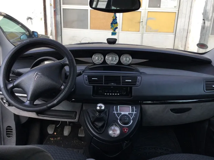 Citroën C8