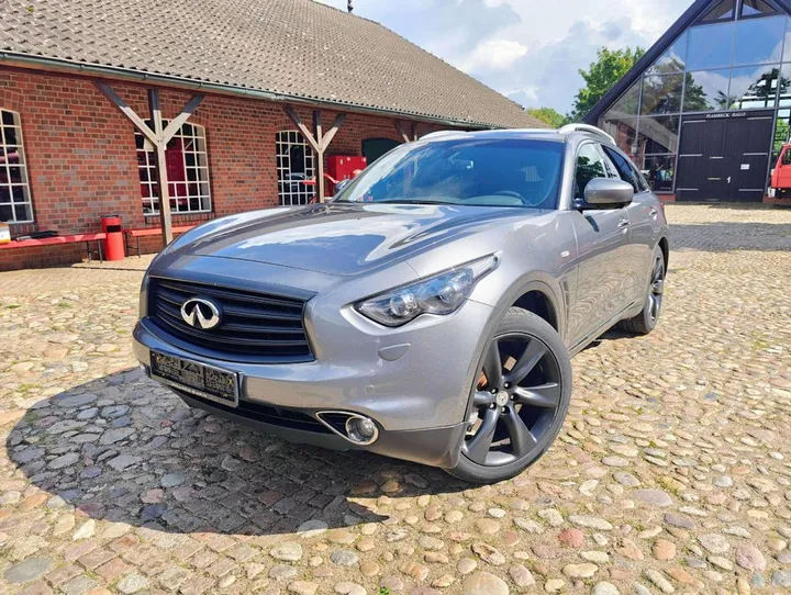 Infiniti QX70