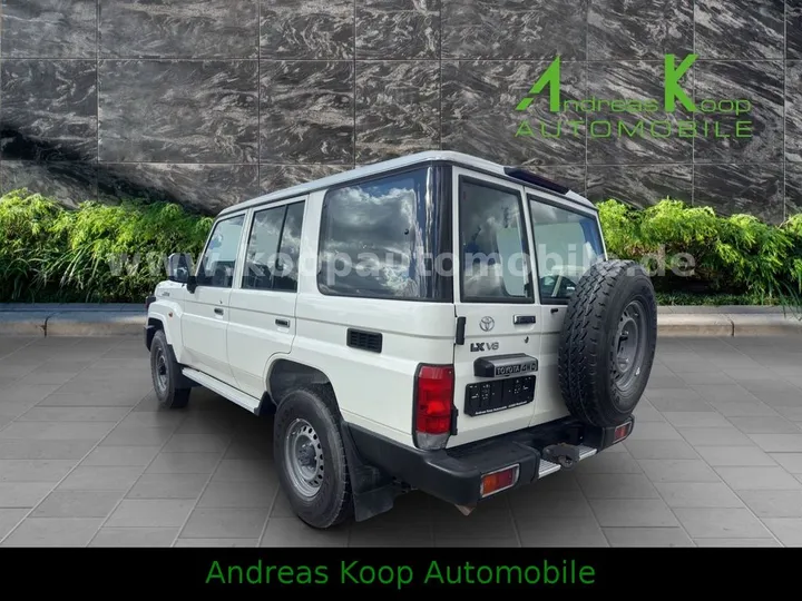 Toyota Land Cruiser