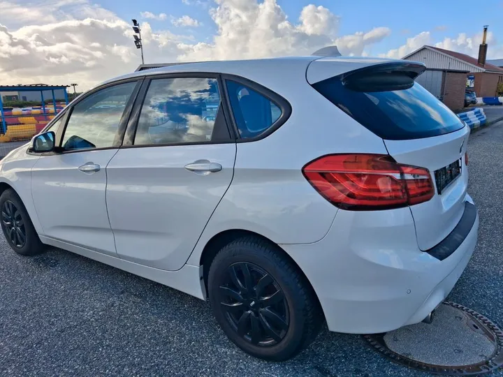 BMW 218