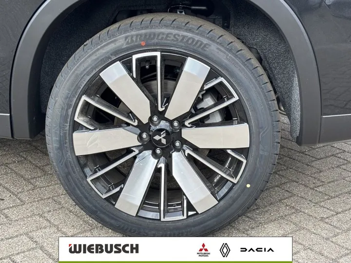 Mitsubishi Plug-in Hybrid Outlander