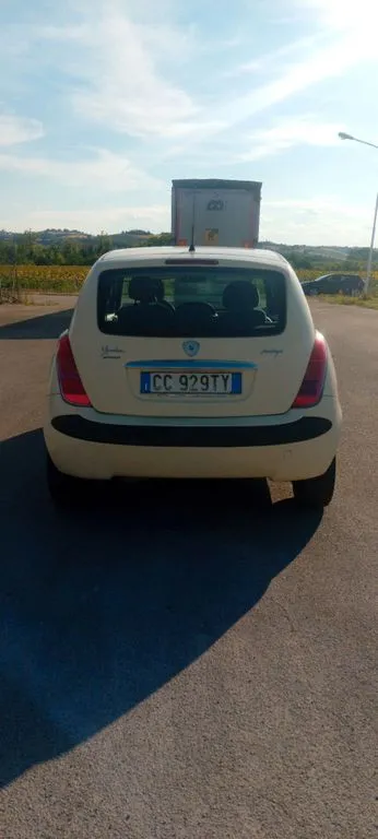 Lancia Ypsilon