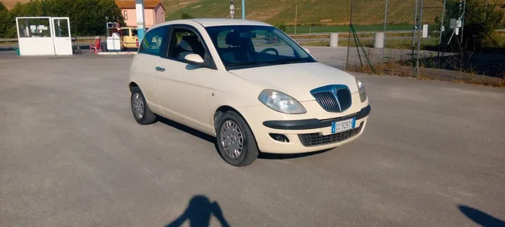 Lancia Ypsilon