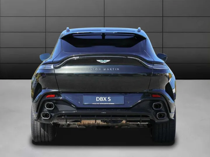 Aston Martin DBX