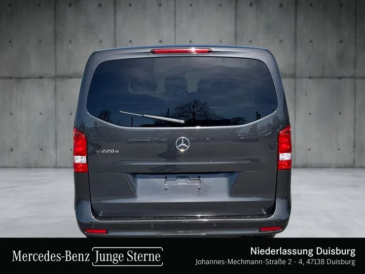 Mercedes-Benz V 220