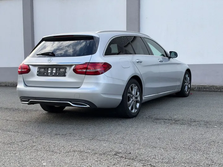 Mercedes-Benz C 220