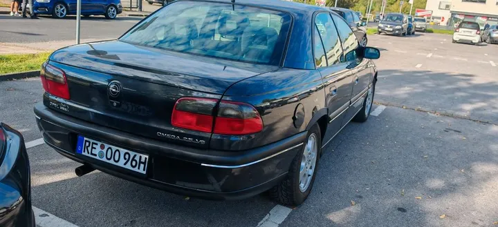 Opel Omega