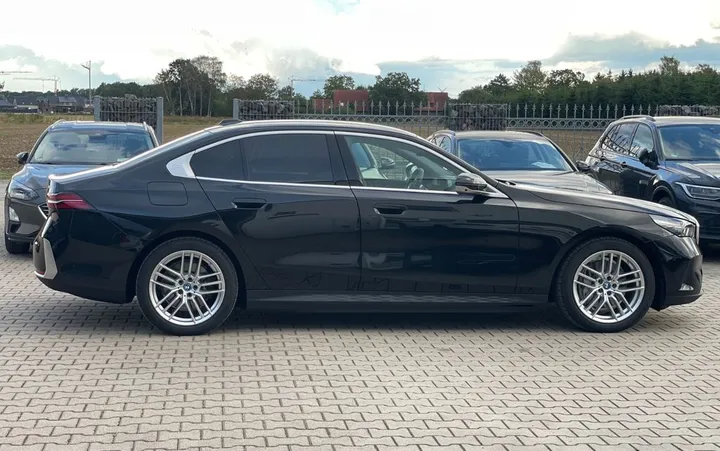 BMW i5