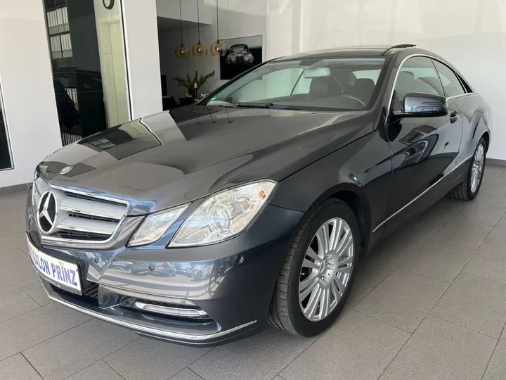 Mercedes-Benz E 200
