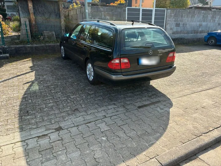 Mercedes-Benz E 290