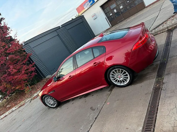 Jaguar XE