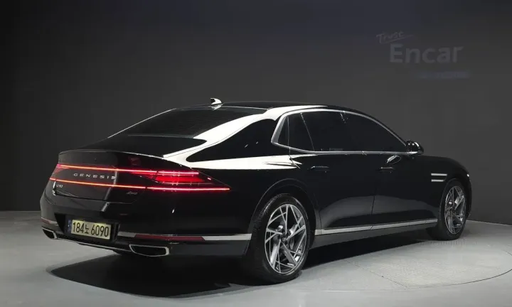 Genesis G90