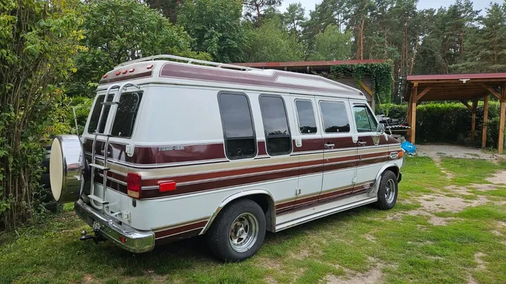 Chevrolet Chevy Van