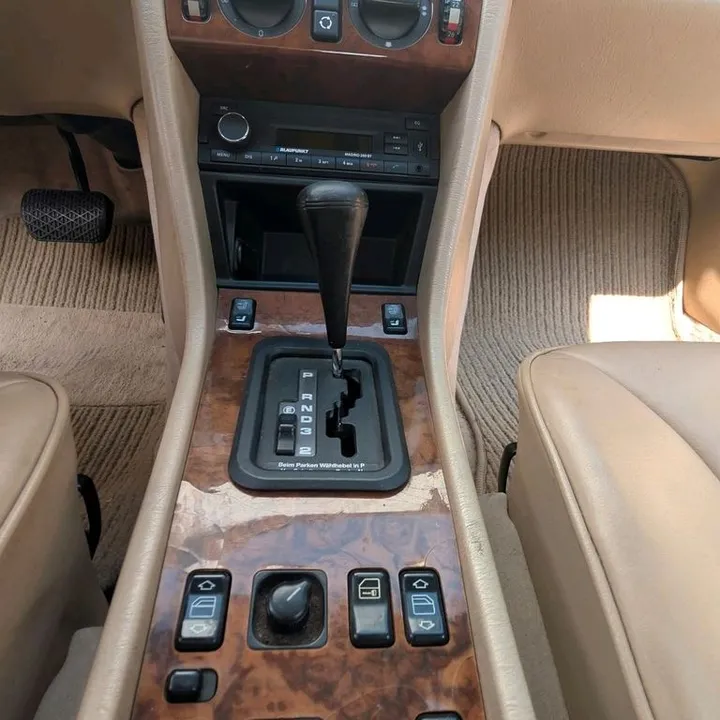Mercedes-Benz E 220