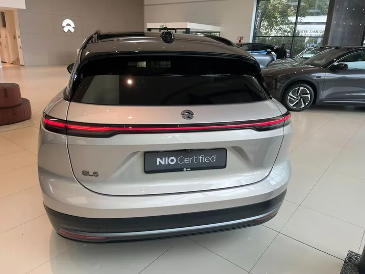 NIO EL6