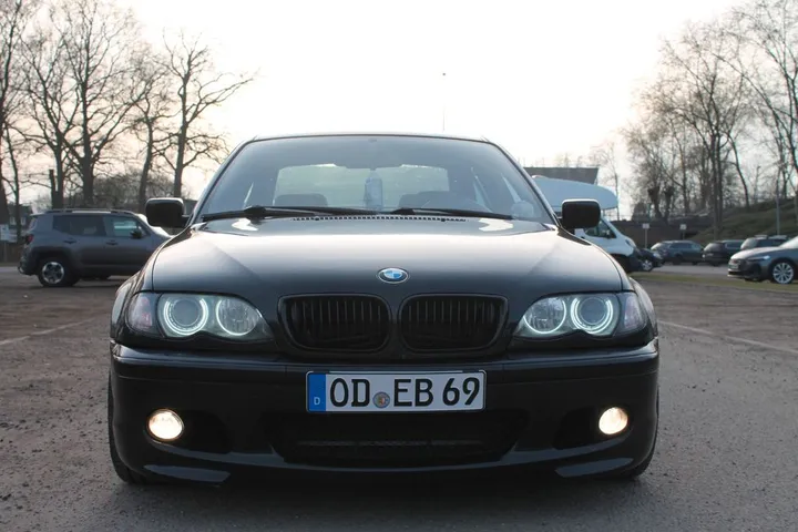 BMW 330