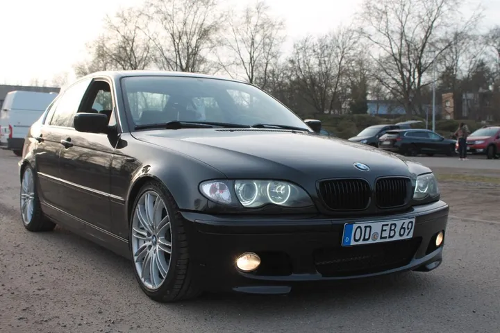 BMW 330