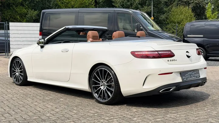 Mercedes-Benz E 220