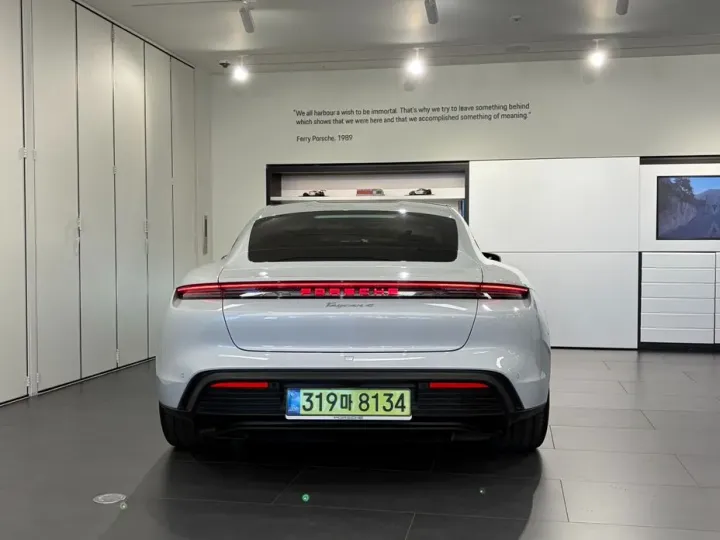 Porsche Taycan