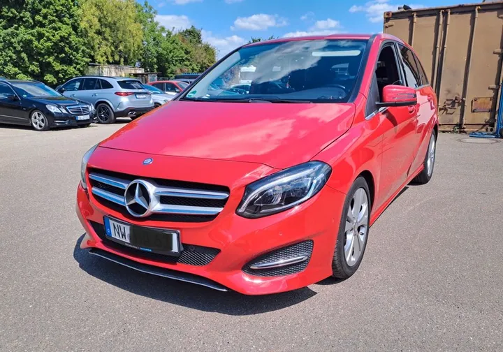 Mercedes-Benz B 220