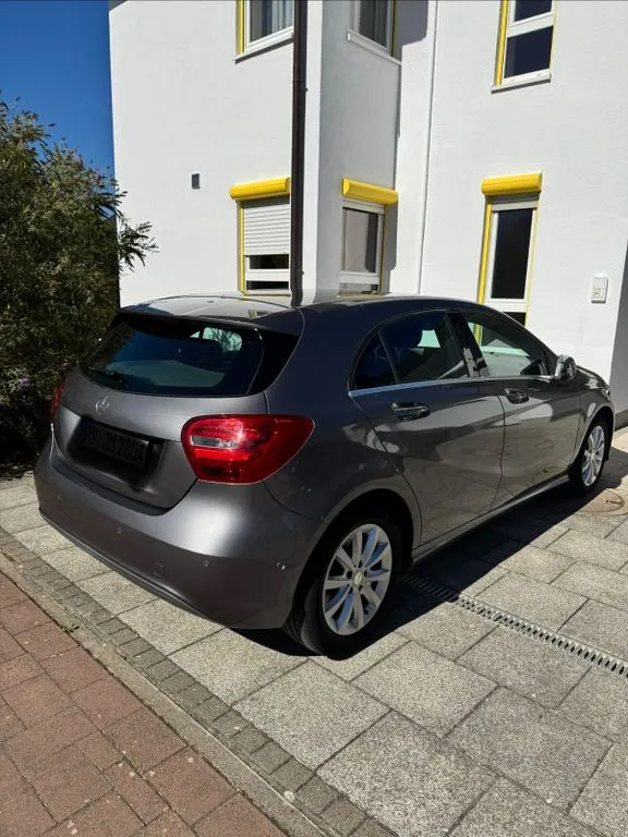 Mercedes-Benz A 180