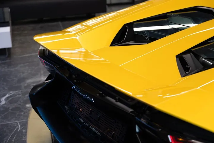 Lamborghini Aventador