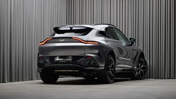 Aston Martin DBX