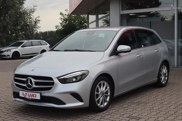 Mercedes-Benz B 180