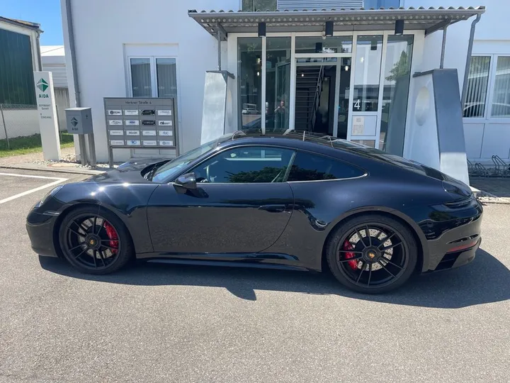 Porsche 992