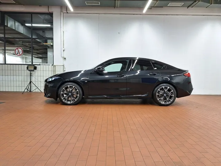 BMW 223 Gran Coupé