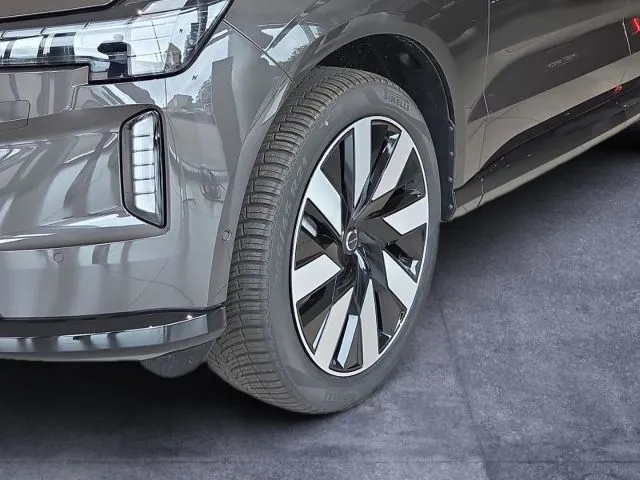 Volvo EX90