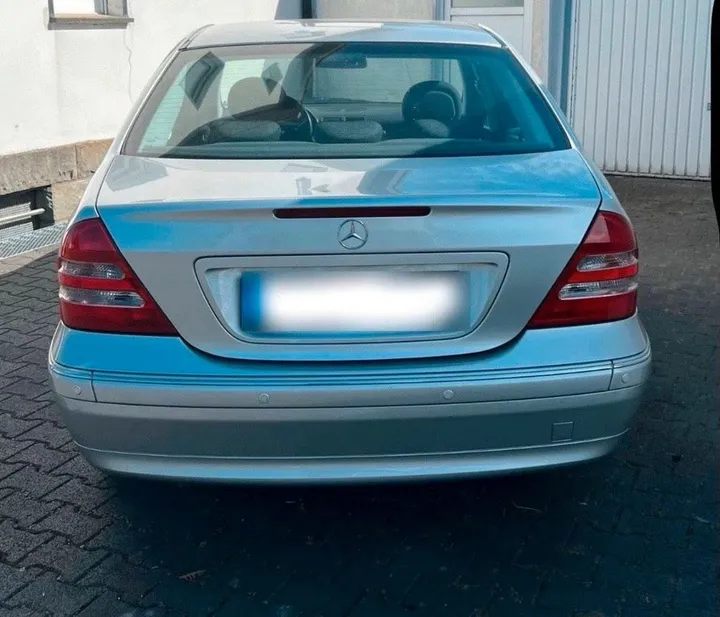 Mercedes-Benz C 200
