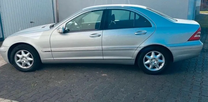 Mercedes-Benz C 200