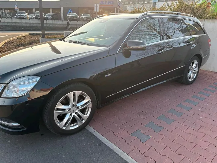 Mercedes-Benz E 200