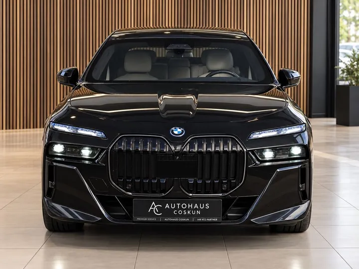 BMW i7