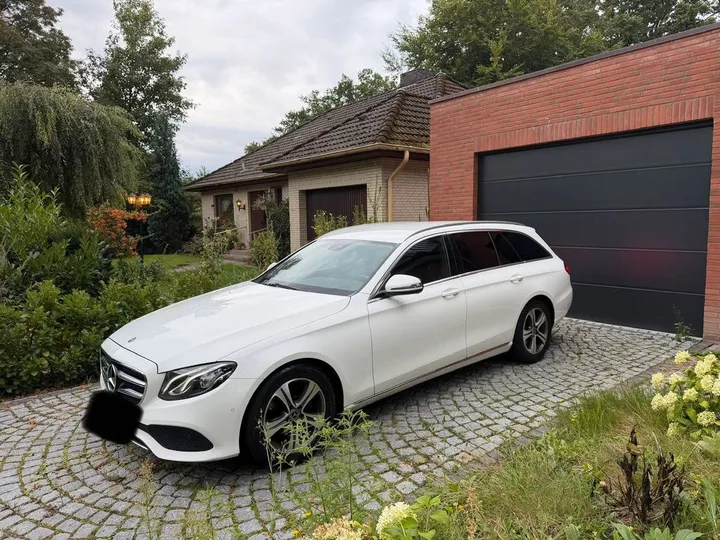 Mercedes-Benz E 220