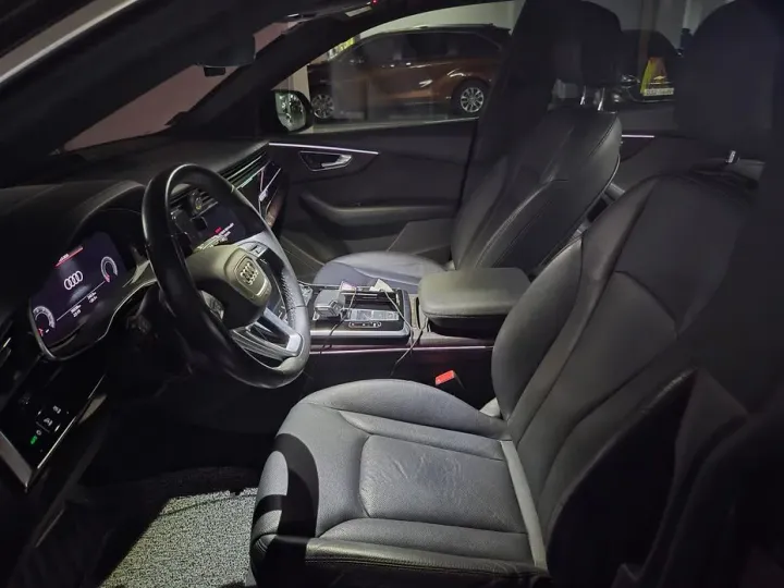 Audi Q8