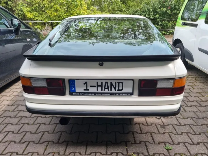 Porsche 924